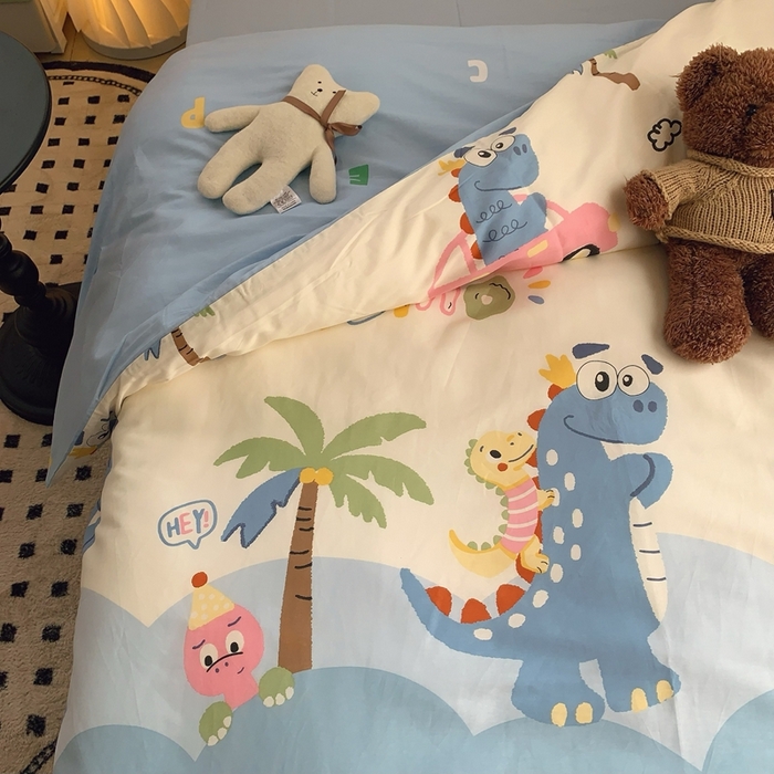 91家纺网 家纺一手货源 找家纺 莱豫家纺 2025春夏新款学生季全棉纯棉印花上下铺三件套学生宿舍三件套 度假恐龙