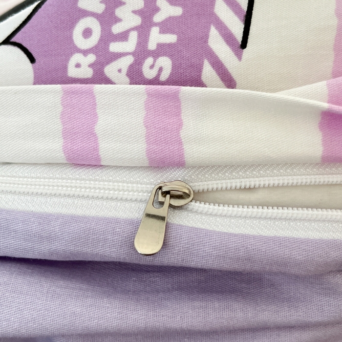 91家纺网 家纺一手货源 找家纺 博雅 2025新款全棉三丽鸥全棉四件套-小版 紫色条纹库洛米