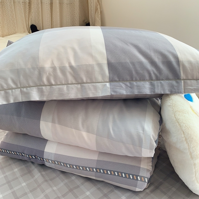 91家纺网 家纺一手货源 找家纺 莱豫家纺 2025春夏新款学生季全棉纯棉印花上下铺三件套学生宿舍三件套 阶梯灰