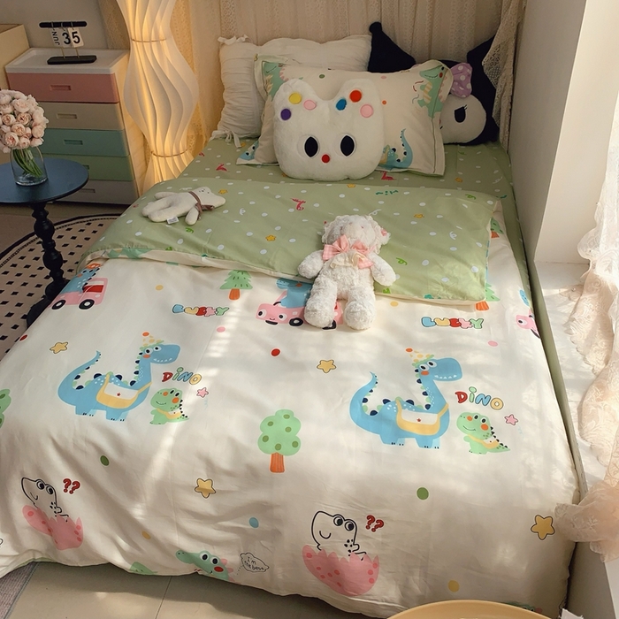 91家纺网 家纺一手货源 找家纺 莱豫家纺 2025春夏新款学生季全棉纯棉印花上下铺三件套学生宿舍三件套 快乐旅行