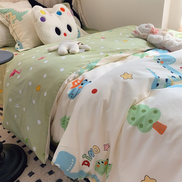 91家纺网 家纺一手货源 找家纺 莱豫家纺 2025春夏新款学生季全棉纯棉印花上下铺三件套学生宿舍三件套 快乐旅行