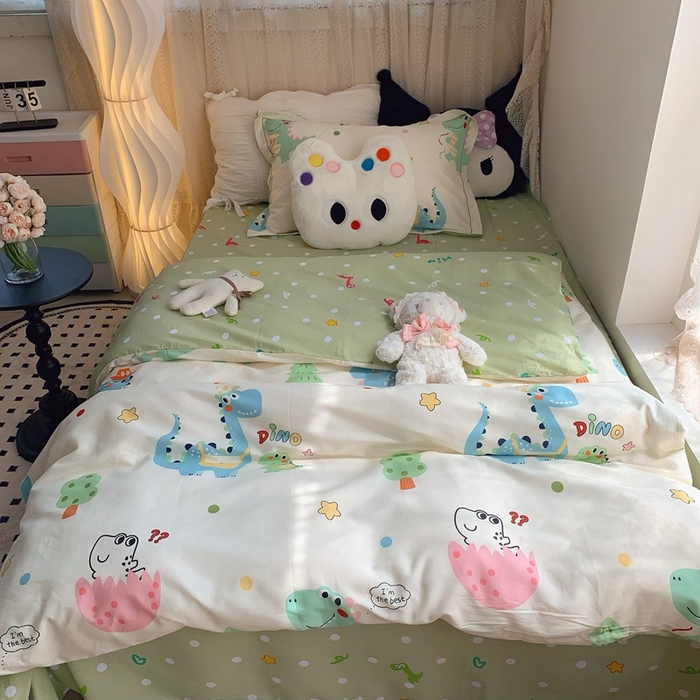 91家纺网 家纺一手货源 找家纺 莱豫家纺 2025春夏新款学生季全棉纯棉印花上下铺三件套学生宿舍三件套 快乐旅行