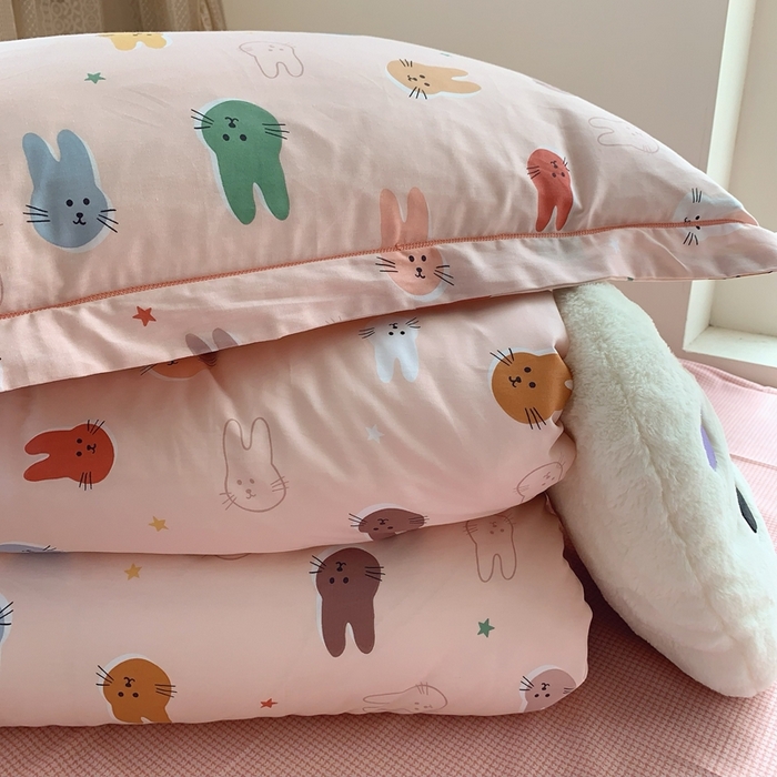 91家纺网 家纺一手货源 找家纺 莱豫家纺 2025春夏新款学生季全棉纯棉印花上下铺三件套学生宿舍三件套 喵星人粉