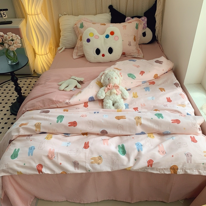 91家纺网 家纺一手货源 找家纺 莱豫家纺 2025春夏新款学生季全棉纯棉印花上下铺三件套学生宿舍三件套 喵星人粉