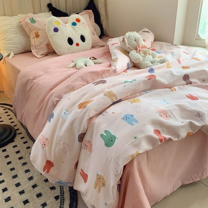 91家纺网 家纺一手货源 找家纺 莱豫家纺 2025春夏新款学生季全棉纯棉印花上下铺三件套学生宿舍三件套 喵星人粉