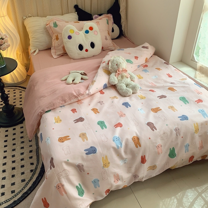 91家纺网 家纺一手货源 找家纺 莱豫家纺 2025春夏新款学生季全棉纯棉印花上下铺三件套学生宿舍三件套 喵星人粉