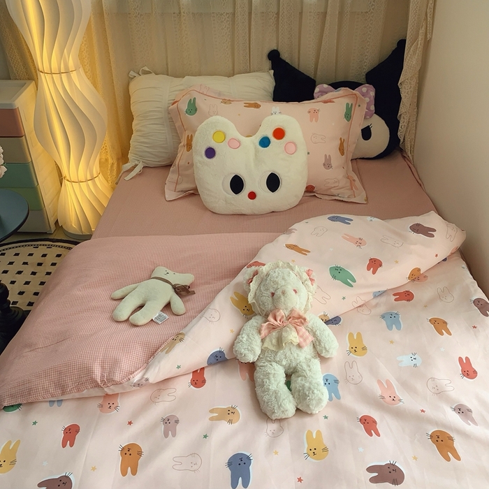 91家纺网 家纺一手货源 找家纺 莱豫家纺 2025春夏新款学生季全棉纯棉印花上下铺三件套学生宿舍三件套 喵星人粉