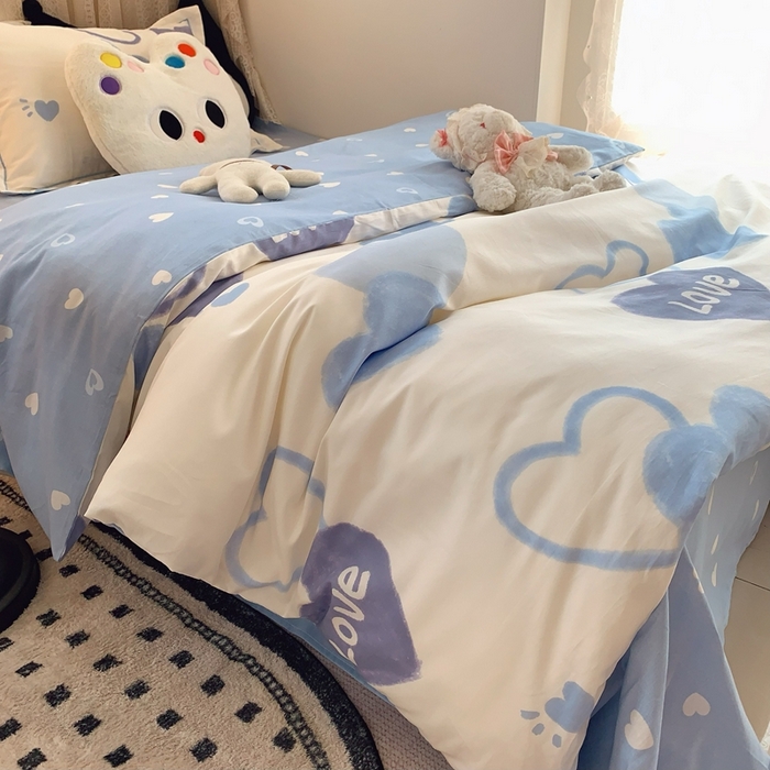 91家纺网 家纺一手货源 找家纺 莱豫家纺 2025春夏新款学生季全棉纯棉印花上下铺三件套学生宿舍三件套 奶油爱心蓝