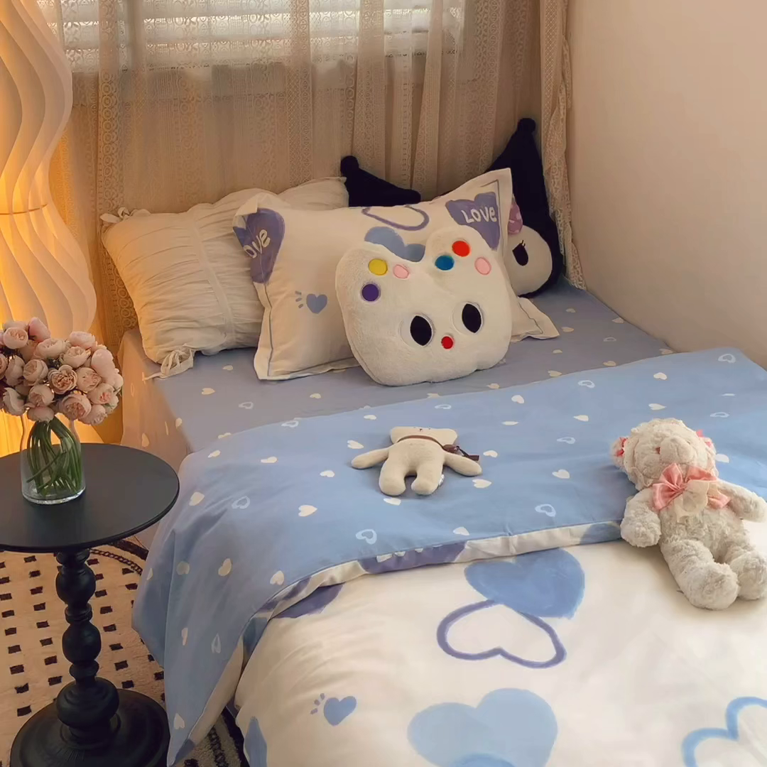 91家纺网 家纺一手货源 找家纺 莱豫家纺 2025春夏新款学生季全棉纯棉印花上下铺三件套学生宿舍三件套 奶油爱心蓝