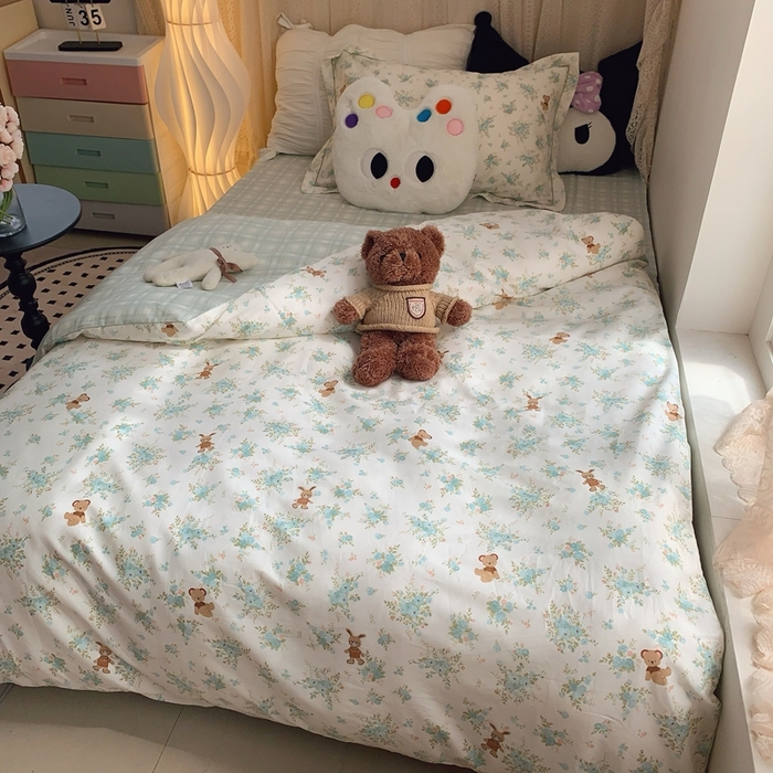 91家纺网 家纺一手货源 找家纺 莱豫家纺 2025春夏新款学生季全棉纯棉印花上下铺三件套学生宿舍三件套 奶油星云