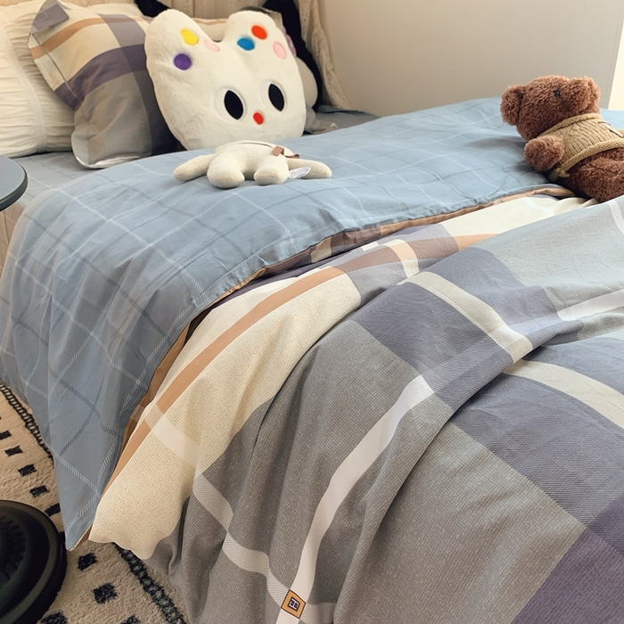 91家纺网 家纺一手货源 找家纺 莱豫家纺 2025春夏新款学生季全棉纯棉印花上下铺三件套学生宿舍三件套 速写格纹