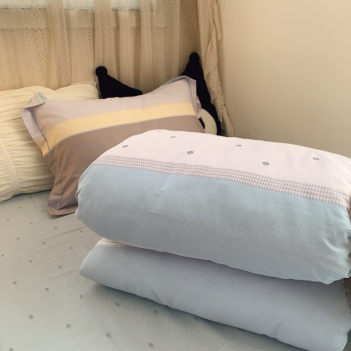 91家纺网 家纺一手货源 找家纺 莱豫家纺 2025春夏新款学生季全棉纯棉印花上下铺三件套学生宿舍三件套 条纹故事