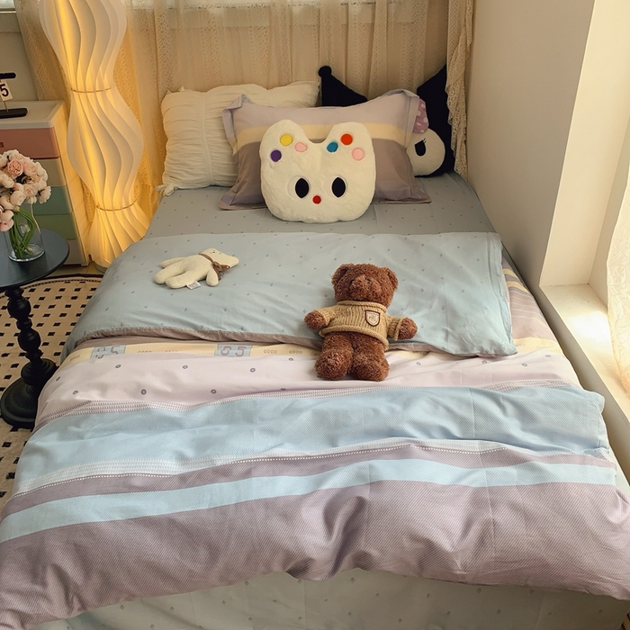 91家纺网 家纺一手货源 找家纺 莱豫家纺 2025春夏新款学生季全棉纯棉印花上下铺三件套学生宿舍三件套 条纹故事