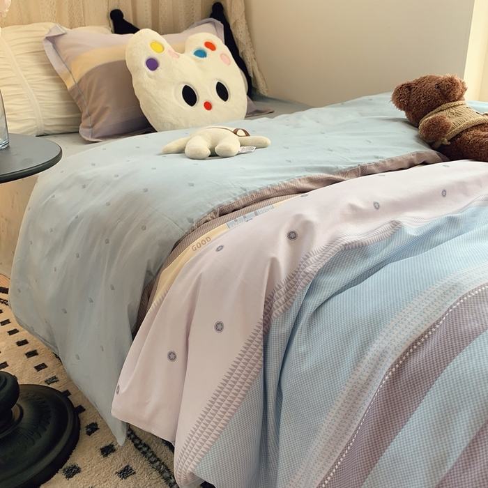 91家纺网 家纺一手货源 找家纺 莱豫家纺 2025春夏新款学生季全棉纯棉印花上下铺三件套学生宿舍三件套 条纹故事