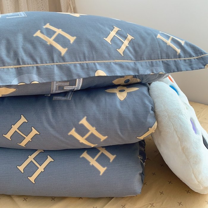 91家纺网 家纺一手货源 找家纺 莱豫家纺 2025春夏新款学生季全棉纯棉印花上下铺三件套学生宿舍三件套 维纳斯