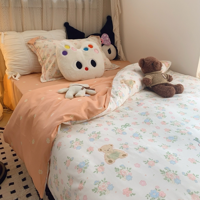 91家纺网 家纺一手货源 找家纺 莱豫家纺 2025春夏新款学生季全棉纯棉印花上下铺三件套学生宿舍三件套 熊熊花语