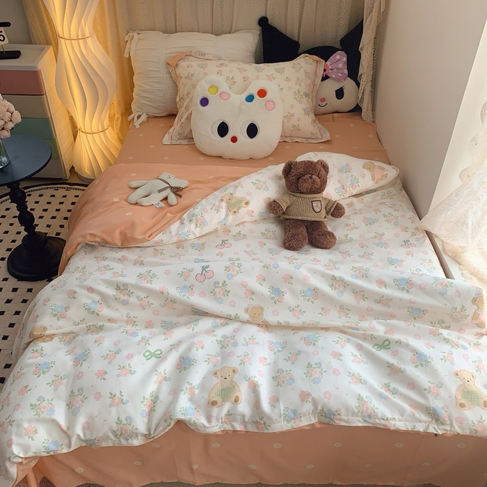 91家纺网 家纺一手货源 找家纺 莱豫家纺 2025春夏新款学生季全棉纯棉印花上下铺三件套学生宿舍三件套 熊熊花语