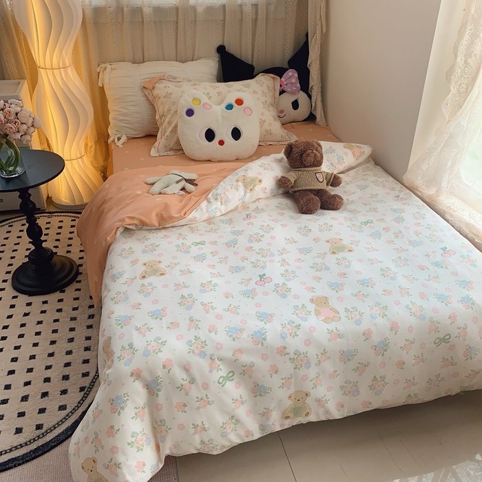 91家纺网 家纺一手货源 找家纺 莱豫家纺 2025春夏新款学生季全棉纯棉印花上下铺三件套学生宿舍三件套 熊熊花语