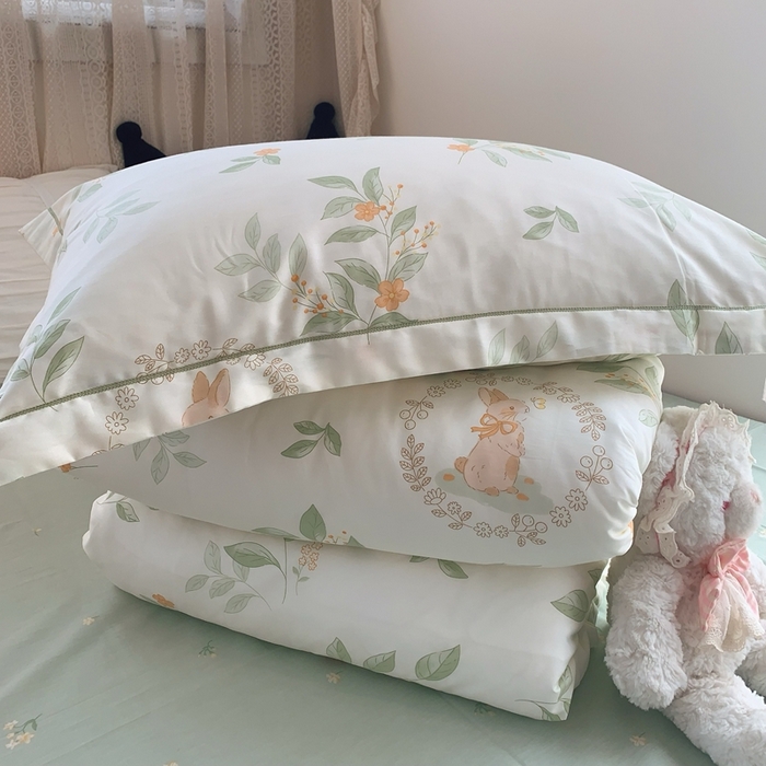 91家纺网 家纺一手货源 找家纺 莱豫家纺 2025春夏新款学生季全棉纯棉印花上下铺三件套学生宿舍三件套 伊人兔