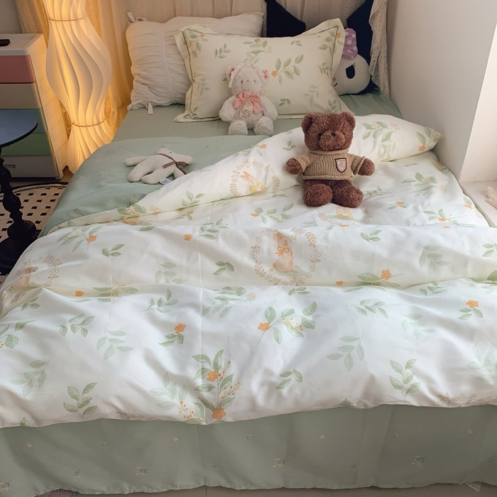 91家纺网 家纺一手货源 找家纺 莱豫家纺 2025春夏新款学生季全棉纯棉印花上下铺三件套学生宿舍三件套 伊人兔