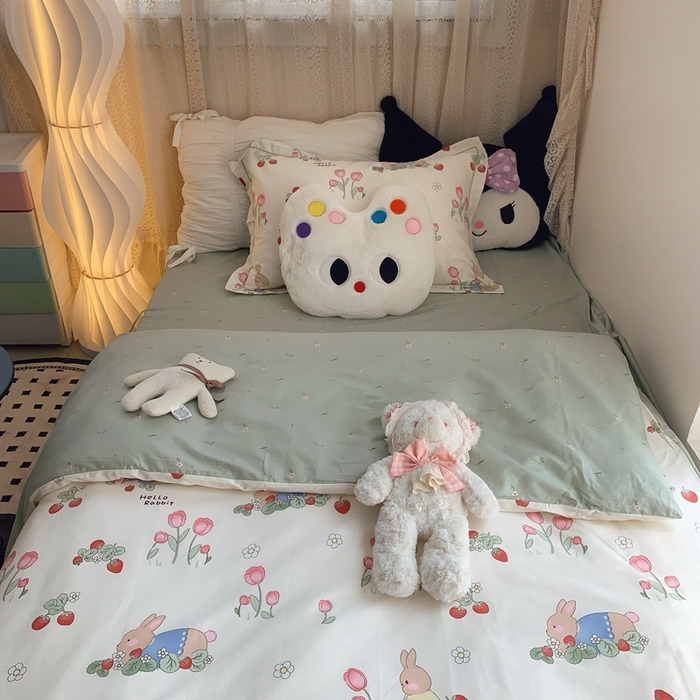 91家纺网 家纺一手货源 找家纺 莱豫家纺 2025春夏新款学生季全棉纯棉印花上下铺三件套学生宿舍三件套 元气小兔