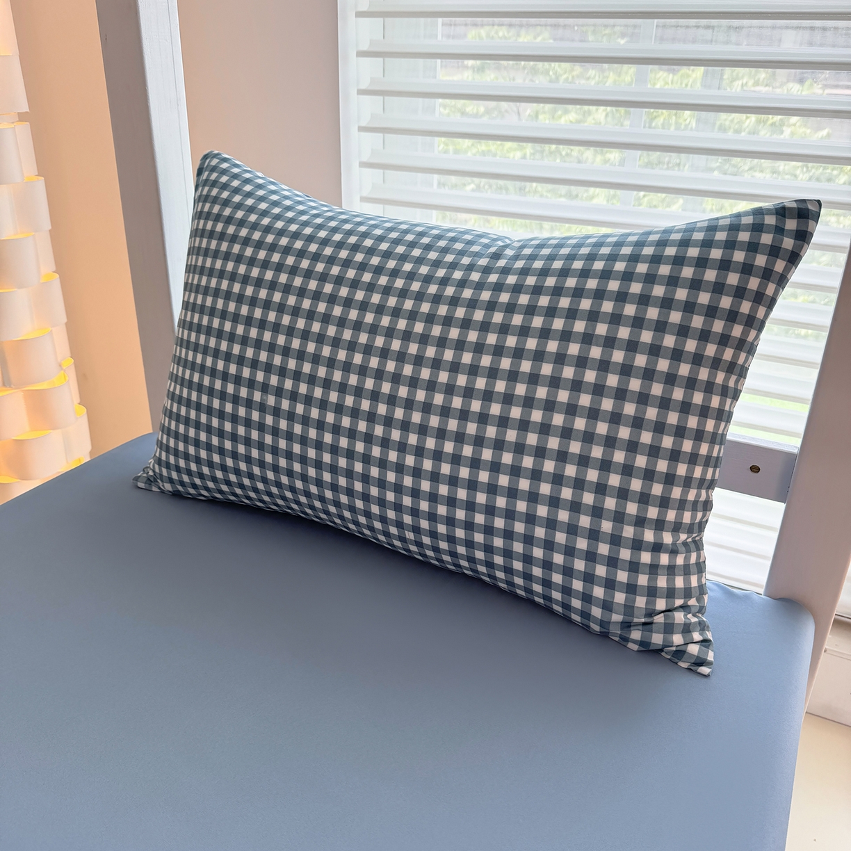 91家纺网 家纺一手货源 找家纺 十一家居2025年新款ins风A类亲肤水洗棉学生宿舍三件套——悸动系列 蓝小格+海青蓝