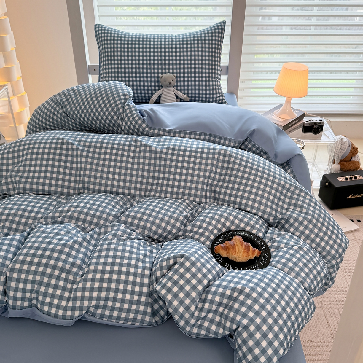 91家纺网 家纺一手货源 找家纺 十一家居2025年新款ins风A类亲肤水洗棉学生宿舍三件套——悸动系列 蓝小格+海青蓝