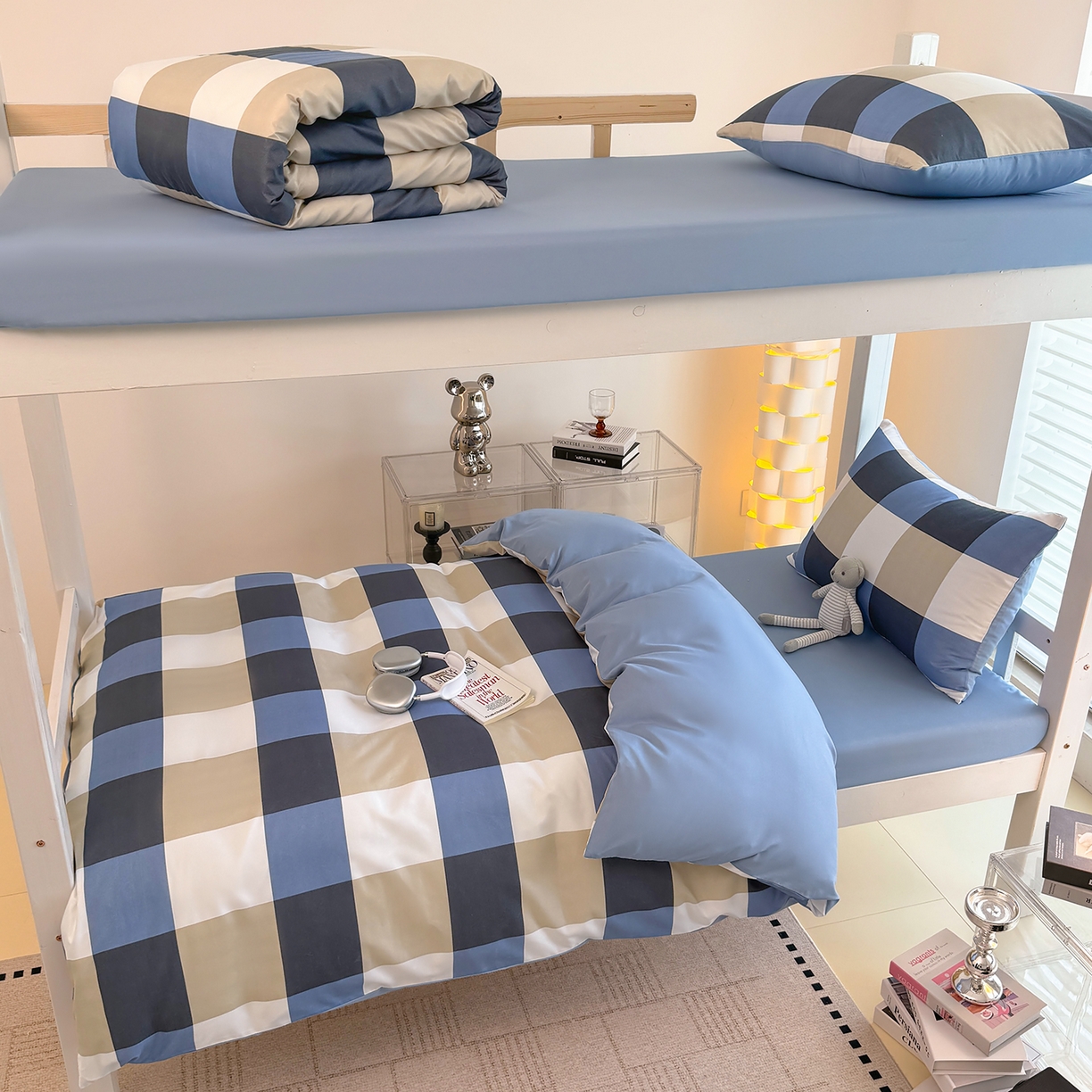 91家纺网 家纺一手货源 找家纺 十一家居2025年新款ins风A类亲肤水洗棉学生宿舍三件套——悸动系列 柏林蓝格+海青蓝