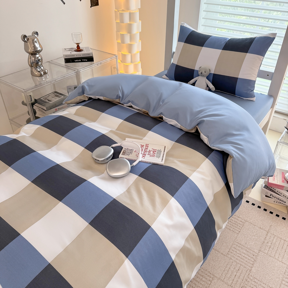 91家纺网 家纺一手货源 找家纺 十一家居2025年新款ins风A类亲肤水洗棉学生宿舍三件套——悸动系列 柏林蓝格+海青蓝