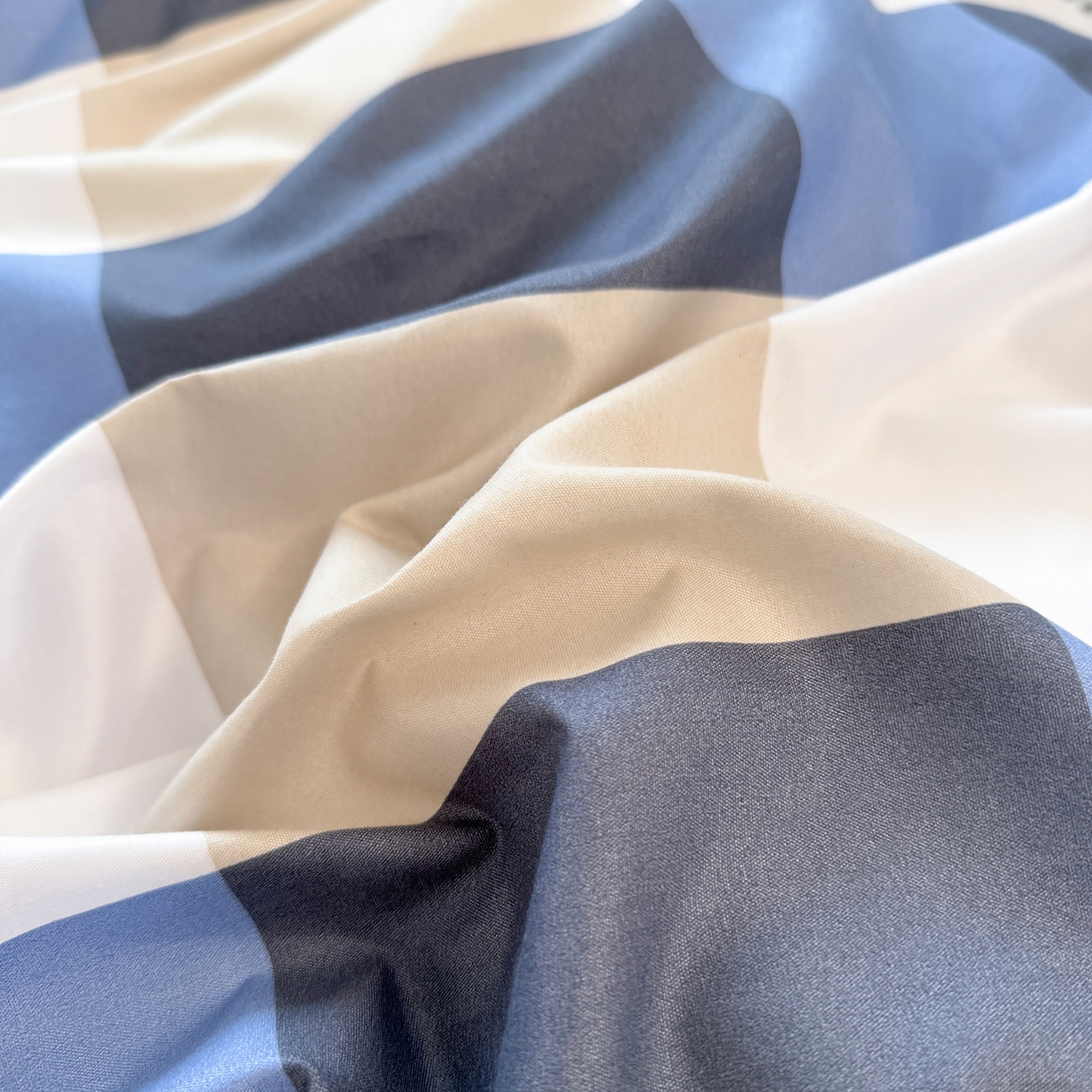 91家纺网 家纺一手货源 找家纺 十一家居2025年新款ins风A类亲肤水洗棉学生宿舍三件套——悸动系列 柏林蓝格+海青蓝