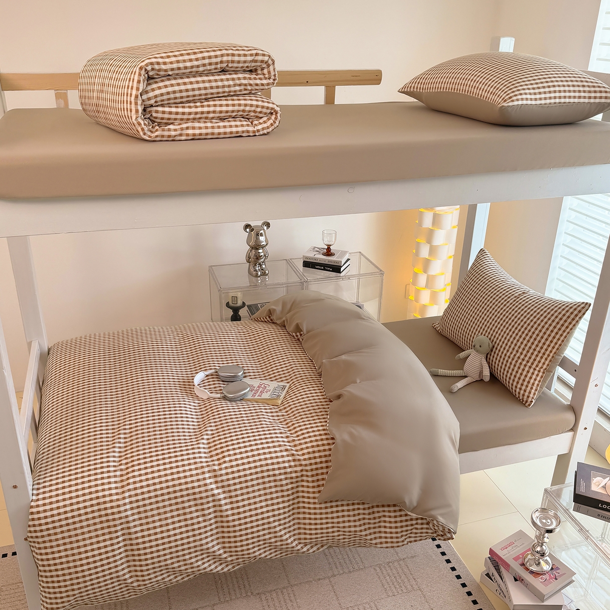 91家纺网 家纺一手货源 找家纺 十一家居2025年新款ins风A类亲肤水洗棉学生宿舍三件套——悸动系列 豆沙小格+粉玉