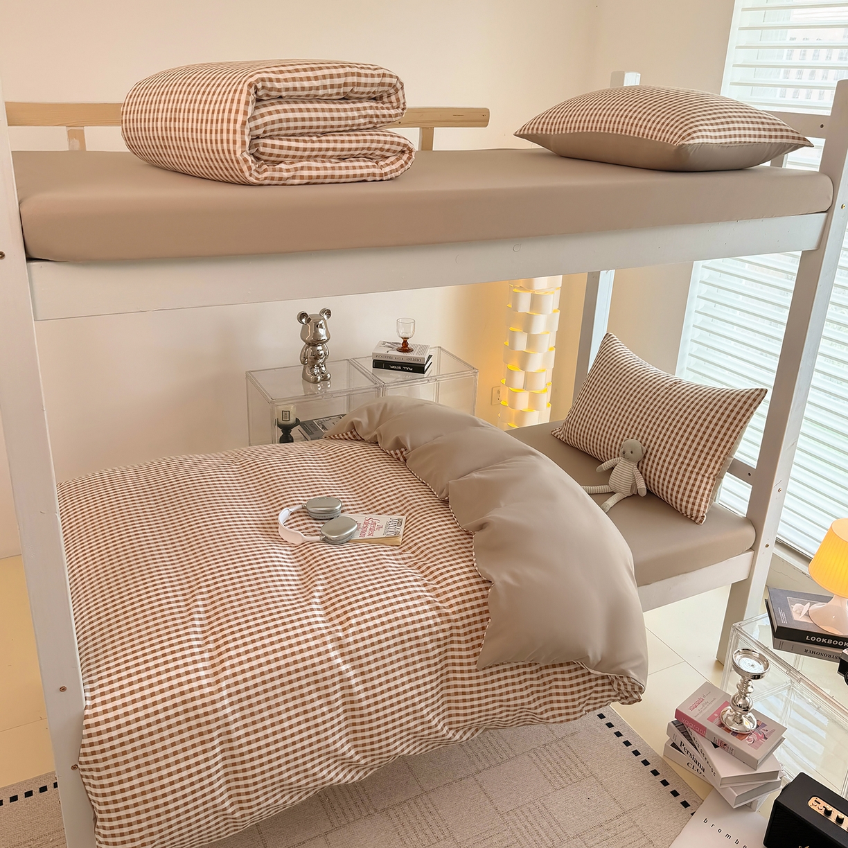 91家纺网 家纺一手货源 找家纺 十一家居2025年新款ins风A类亲肤水洗棉学生宿舍三件套——悸动系列 豆沙小格+粉玉