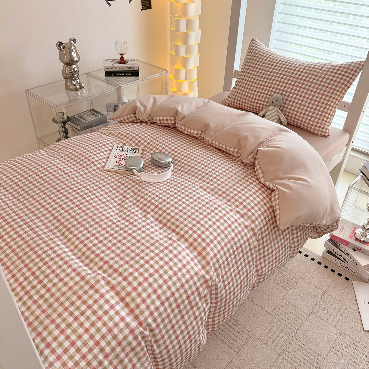 91家纺网 家纺一手货源 找家纺 十一家居2025年新款ins风A类亲肤水洗棉学生宿舍三件套——悸动系列 粉咖小格+粉玉