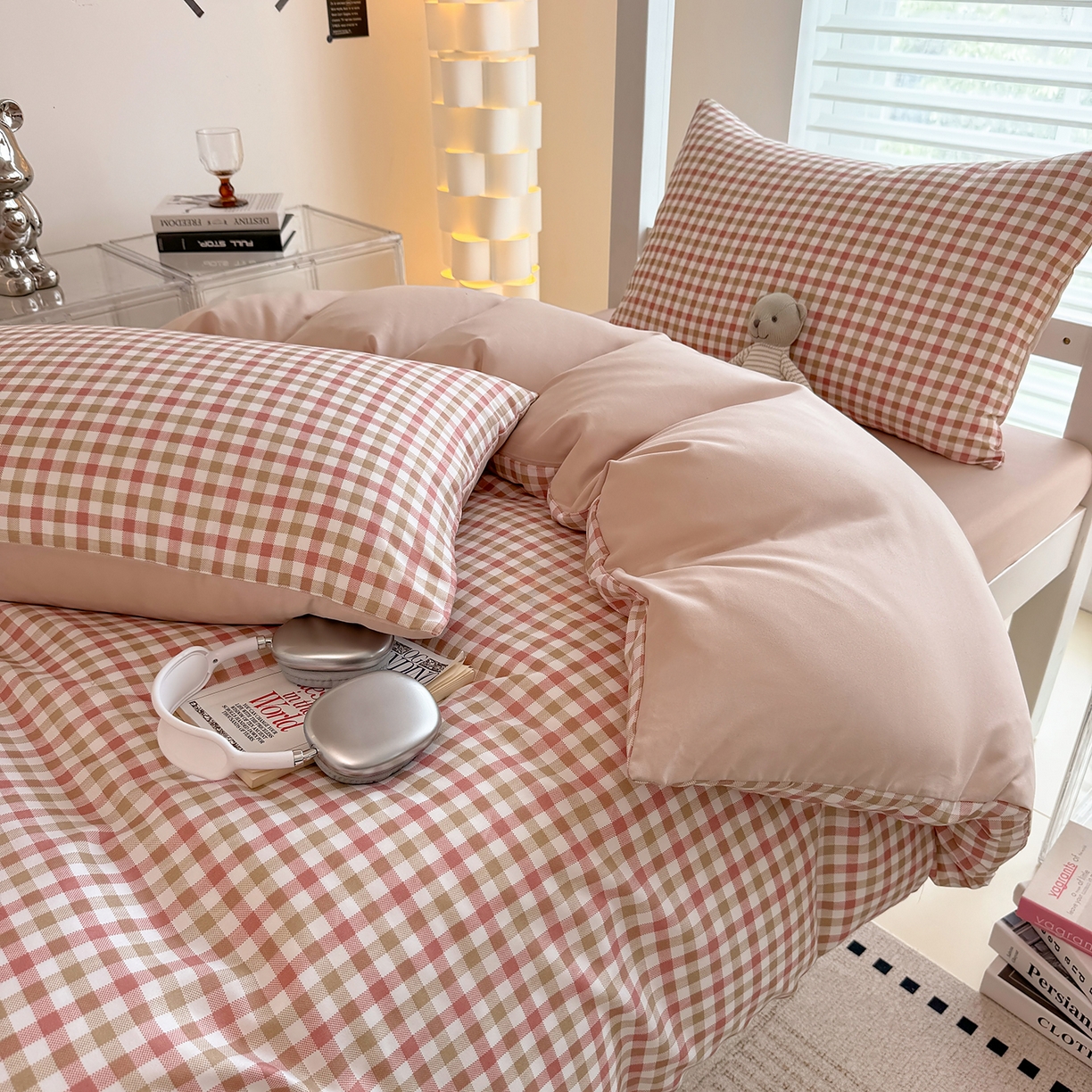 91家纺网 家纺一手货源 找家纺 十一家居2025年新款ins风A类亲肤水洗棉学生宿舍三件套——悸动系列 粉咖小格+粉玉