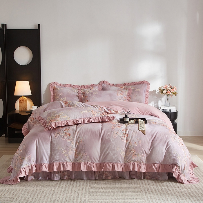 91家纺网 家纺一手货源 找家纺 金纱玉纺家纺 2024新款百分之百全棉新款轻奢刺绣四件套-恬静时光 恬静时光-浅紫