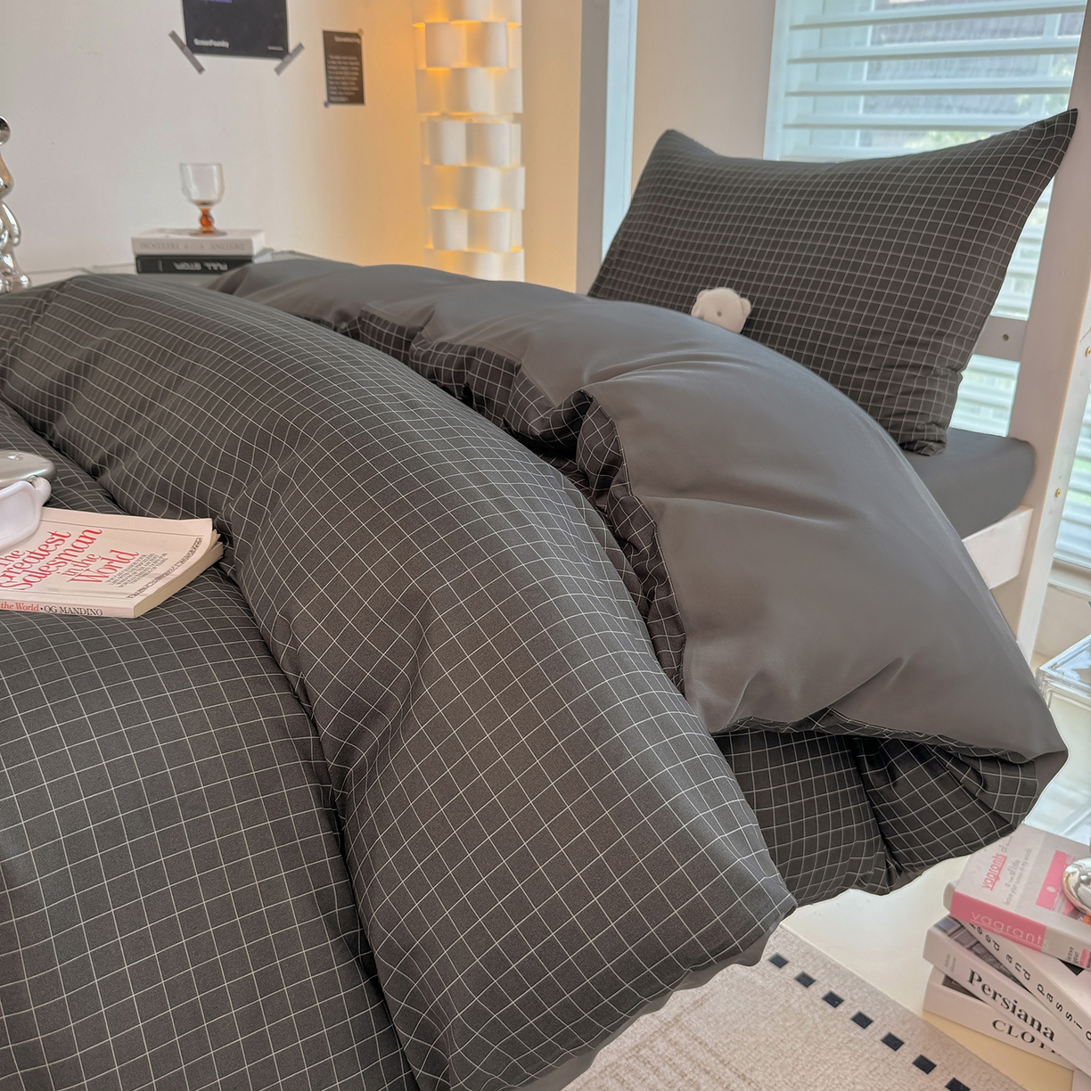 91家纺网 家纺一手货源 找家纺 十一家居2025年新款ins风A类亲肤水洗棉学生宿舍三件套——悸动系列 黑小格+铅灰