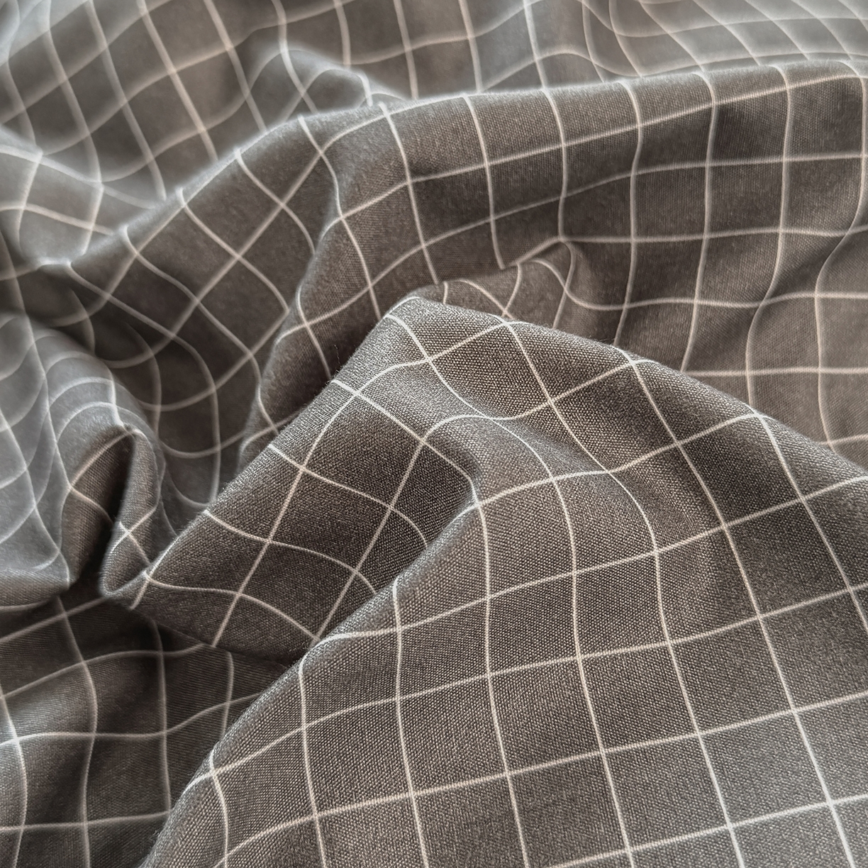 91家纺网 家纺一手货源 找家纺 十一家居2025年新款ins风A类亲肤水洗棉学生宿舍三件套——悸动系列 黑小格+铅灰