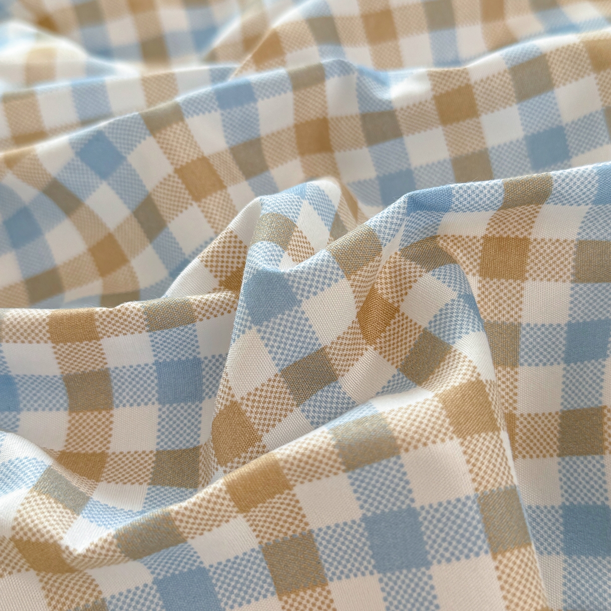 91家纺网 家纺一手货源 找家纺 十一家居2025年新款ins风A类亲肤水洗棉学生宿舍三件套——悸动系列 蓝咖小格+咖色