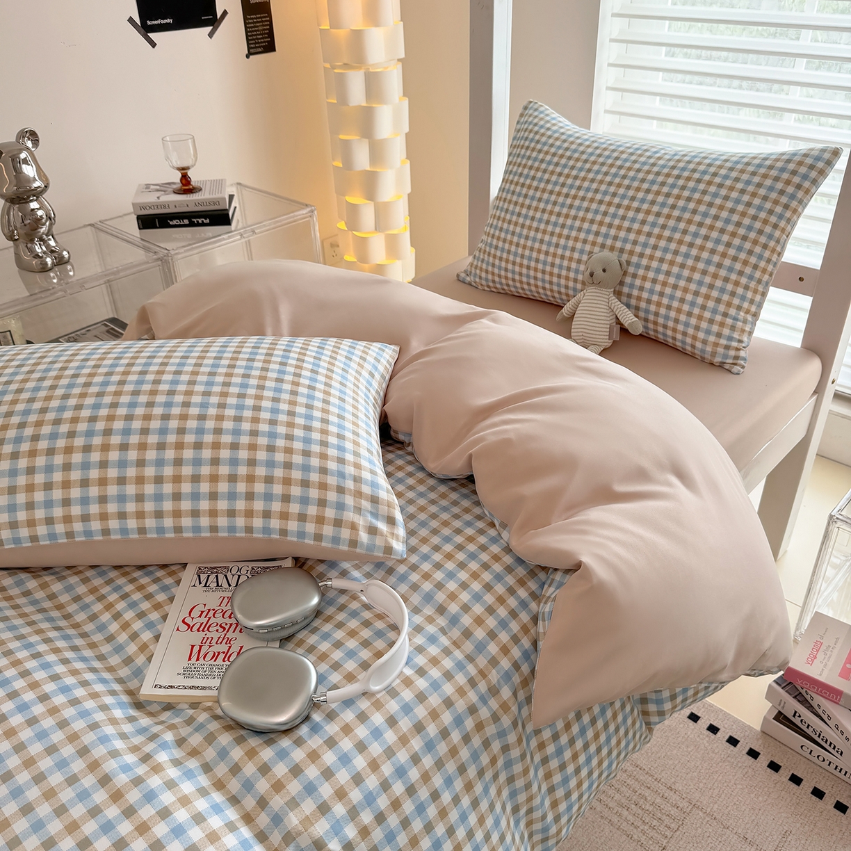 91家纺网 家纺一手货源 找家纺 十一家居2025年新款ins风A类亲肤水洗棉学生宿舍三件套——悸动系列 蓝咖小格+咖色