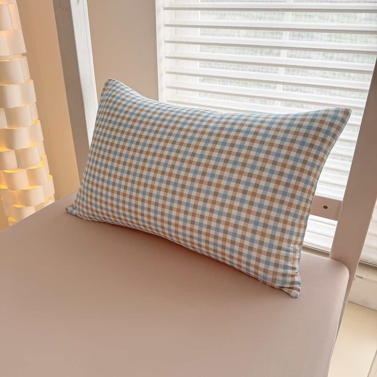 91家纺网 家纺一手货源 找家纺 十一家居2025年新款ins风A类亲肤水洗棉学生宿舍三件套——悸动系列 蓝咖小格+咖色