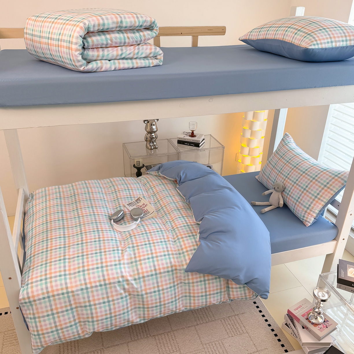 91家纺网 家纺一手货源 找家纺 十一家居2025年新款ins风A类亲肤水洗棉学生宿舍三件套——悸动系列 糖果小格+海青蓝