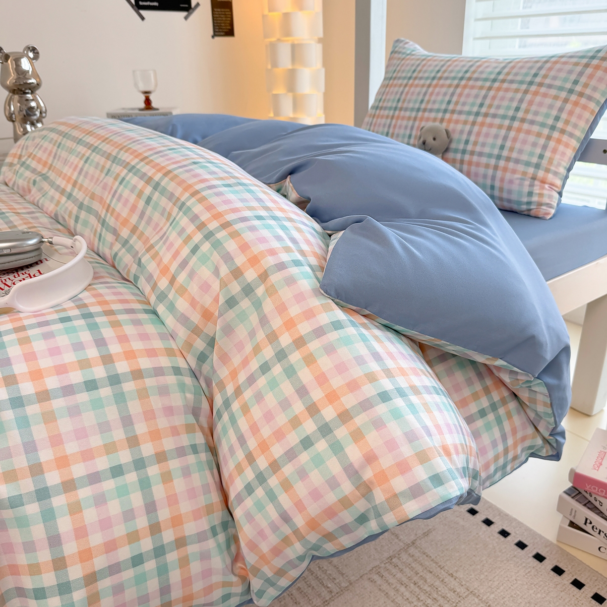 91家纺网 家纺一手货源 找家纺 十一家居2025年新款ins风A类亲肤水洗棉学生宿舍三件套——悸动系列 糖果小格+海青蓝