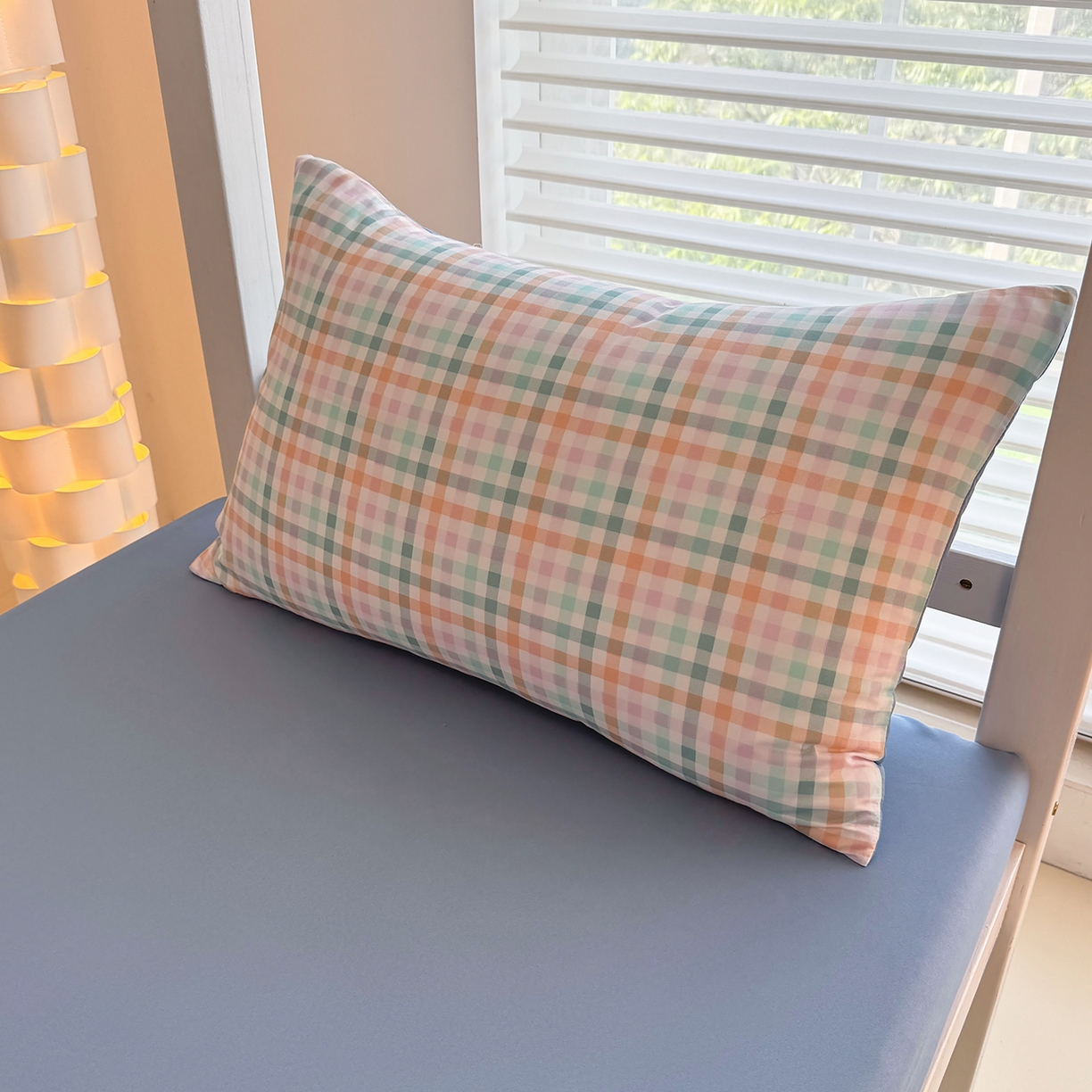 91家纺网 家纺一手货源 找家纺 十一家居2025年新款ins风A类亲肤水洗棉学生宿舍三件套——悸动系列 糖果小格+海青蓝