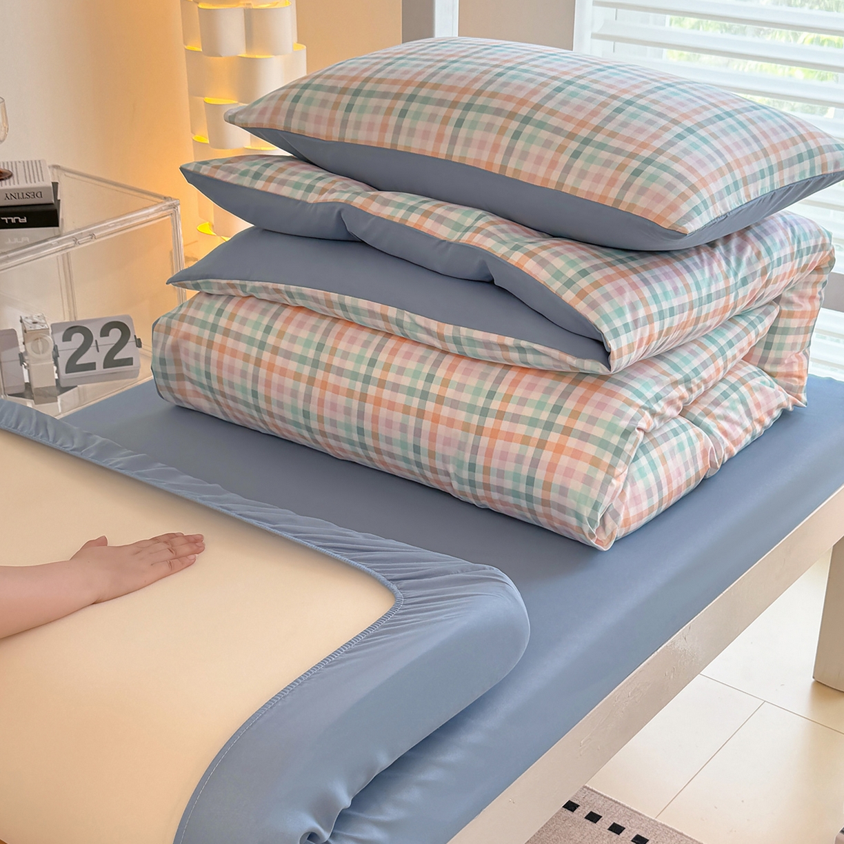 91家纺网 家纺一手货源 找家纺 十一家居2025年新款ins风A类亲肤水洗棉学生宿舍三件套——悸动系列 糖果小格+海青蓝