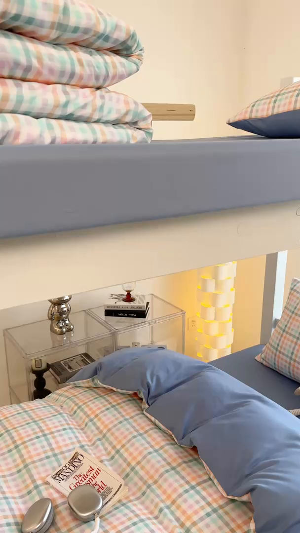 91家纺网 家纺一手货源 找家纺 十一家居2025年新款ins风A类亲肤水洗棉学生宿舍三件套——悸动系列 糖果小格+海青蓝