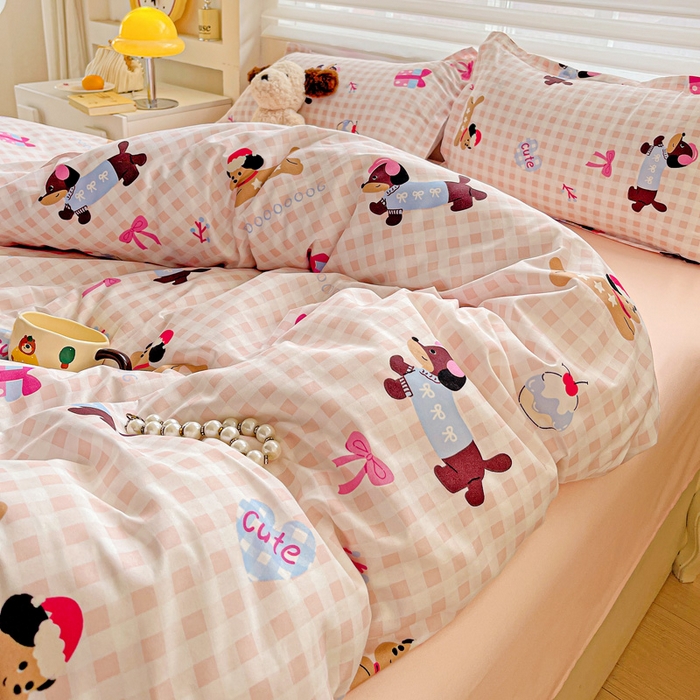 91家纺网 家纺一手货源 找家纺 布可家纺 2025新款水洗磨毛时尚印花四件套 格子小狗