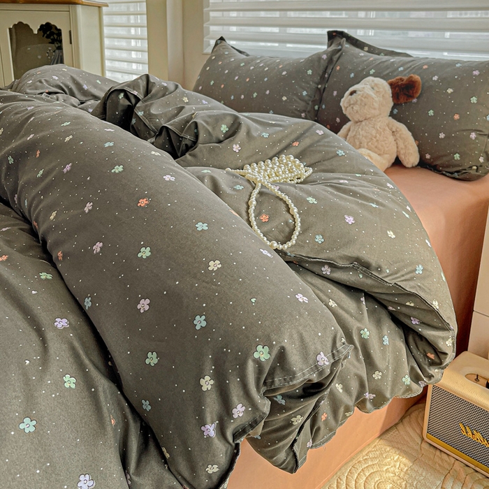 91家纺网 家纺一手货源 找家纺 布可家纺 2025新款水洗磨毛时尚印花四件套 浆果灰