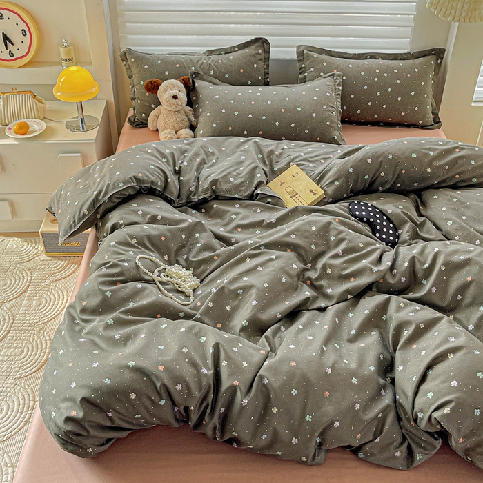 91家纺网 家纺一手货源 找家纺 布可家纺 2025新款水洗磨毛时尚印花四件套 浆果灰