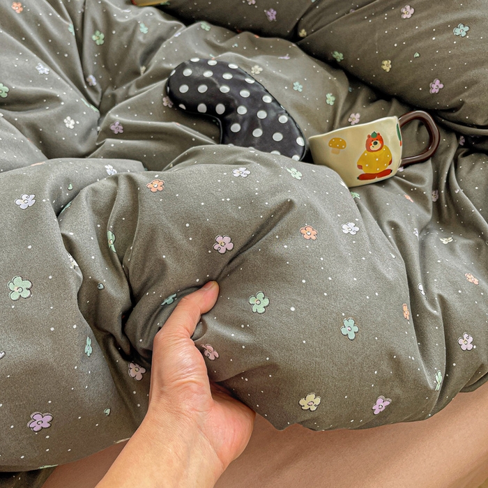 91家纺网 家纺一手货源 找家纺 布可家纺 2025新款水洗磨毛时尚印花四件套 浆果灰