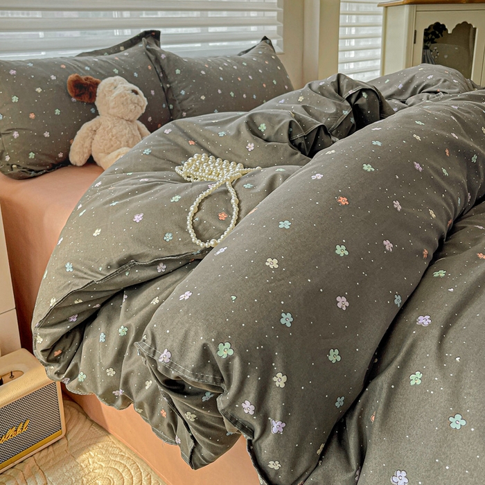 91家纺网 家纺一手货源 找家纺 布可家纺 2025新款水洗磨毛时尚印花四件套 浆果灰